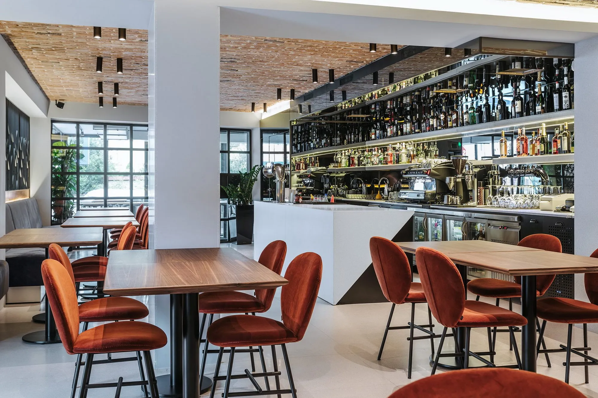 Iluminat Cut & Crust Cluj-Napoca - detaliu 2