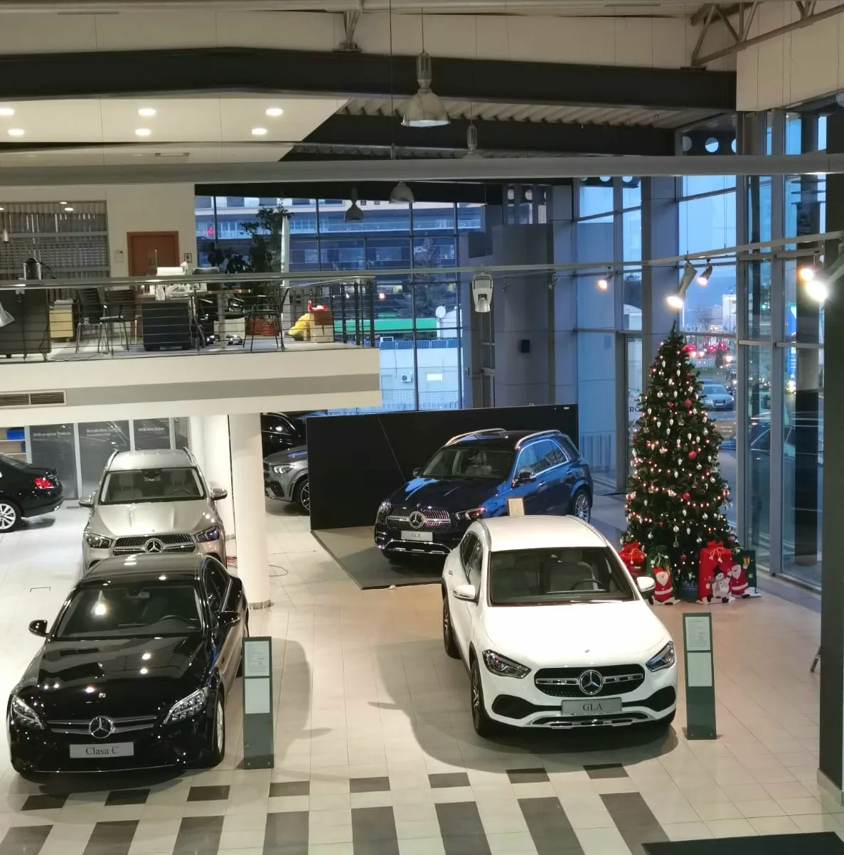Iluminat Mercedes-Benz Cluj-Napoca - detaliu 4